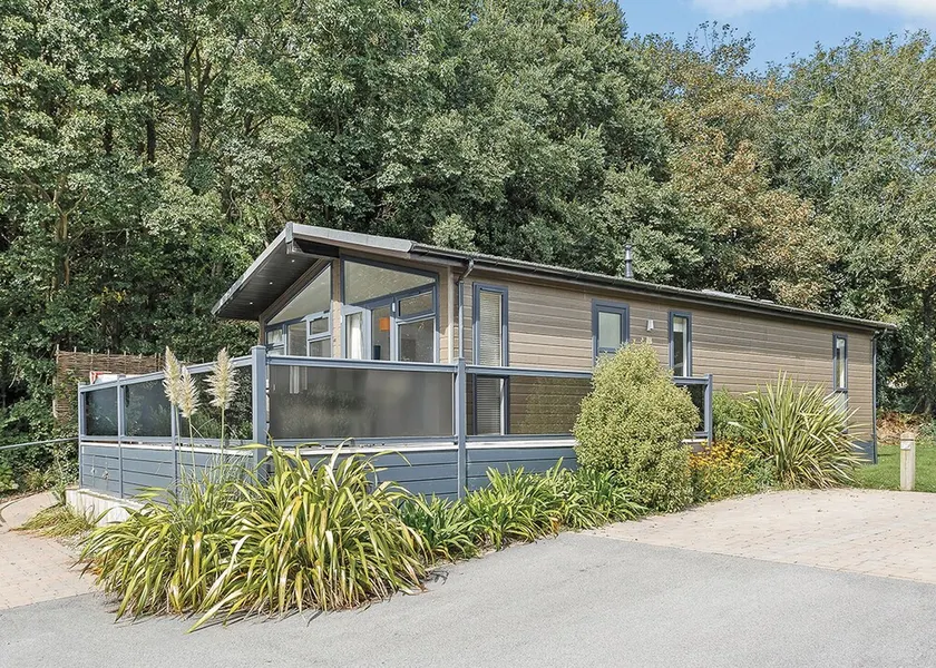 3 bedroom accommodation in Mullion Cove, Helston - Image 1