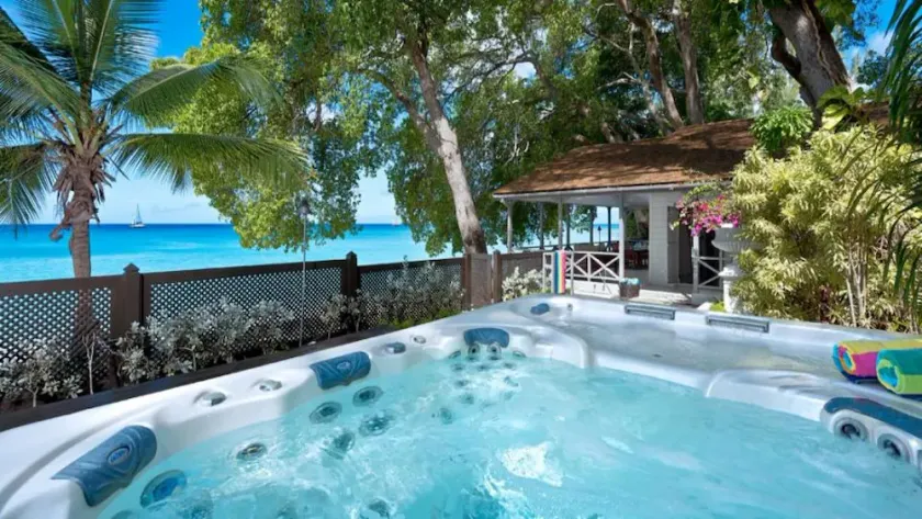Luxe aux pieds nus à son meilleur - Une location de plage de 2 chambres avec une vue imprenable sur la mer - Image 1