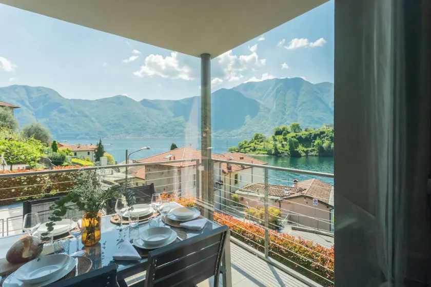 Mulino Vista Lake by Rent All Como - Image 1