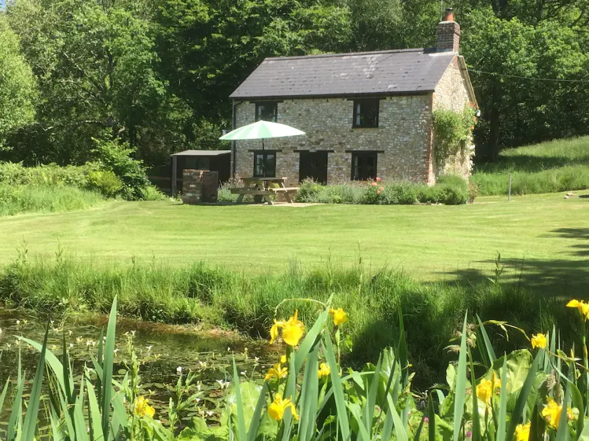 Sandford Cottage 5 Star Holiday Retreat - Image 1