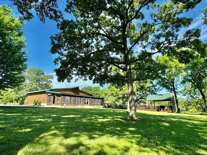 Seven Oaks sleeps 8, outdoor adventures - Image 1