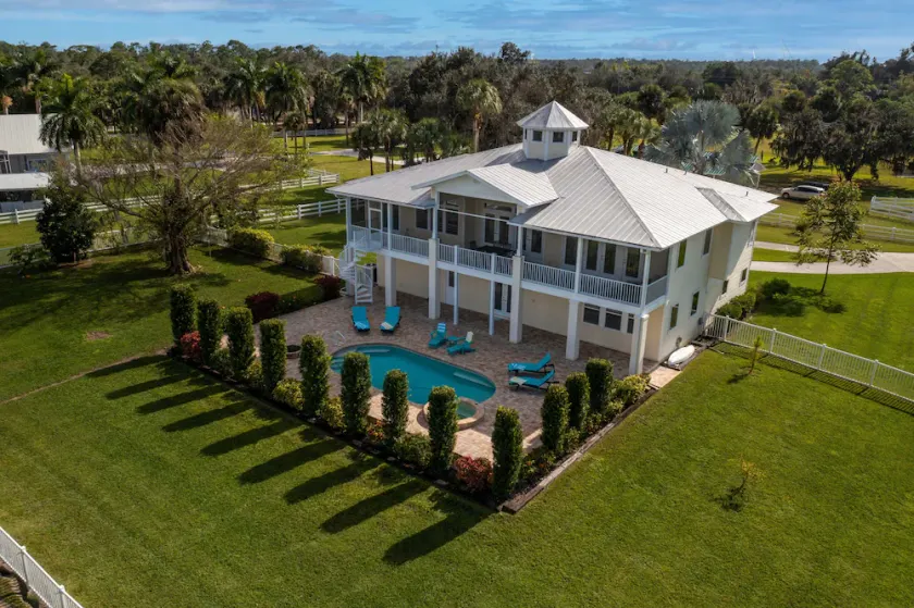 Riverview Paradise, Sleeps 18, River, Pool/Spa, kayaks  - Image 1