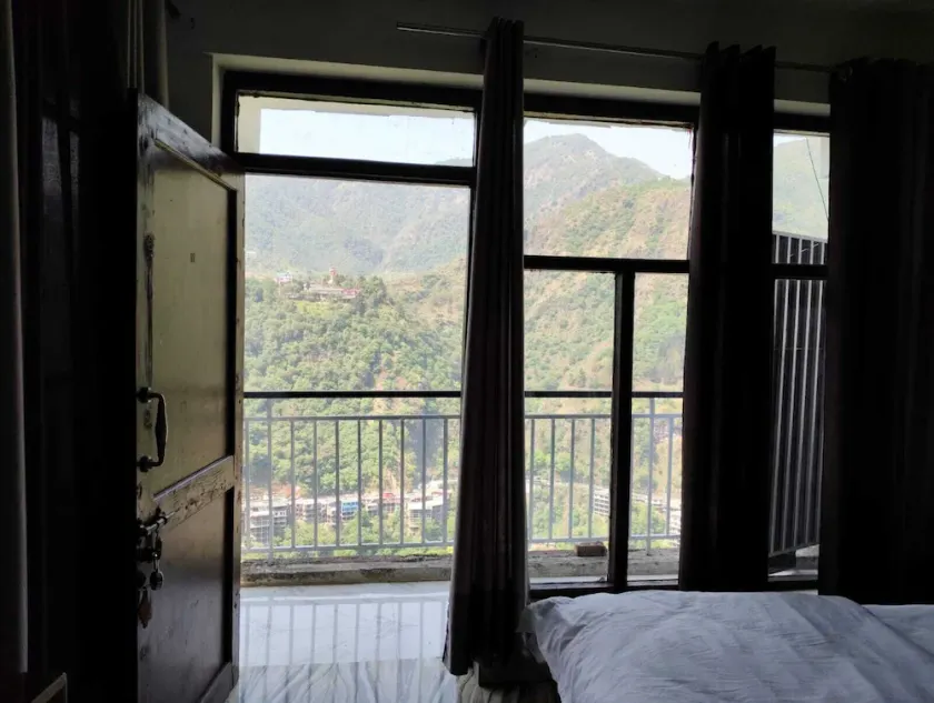Hotel Dev Palace Kempty - Image 1