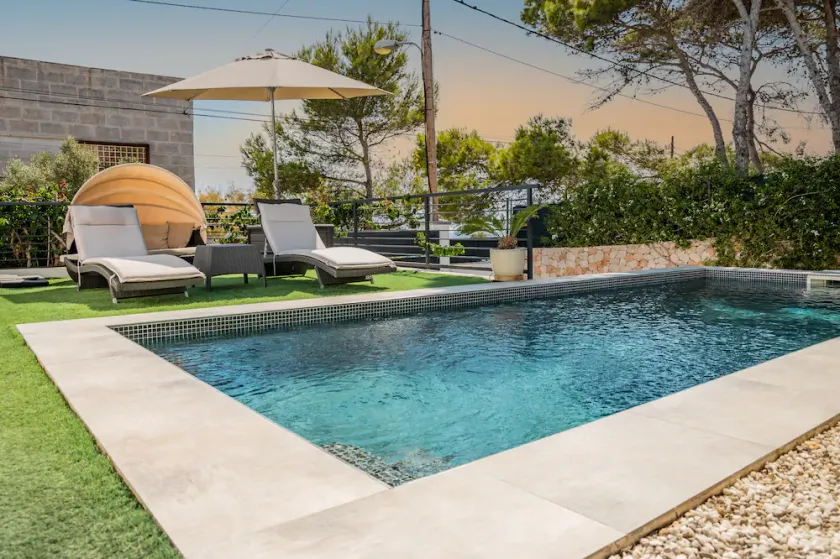 Modern vacation home, private pool, free WiFi, sea view - Image 1