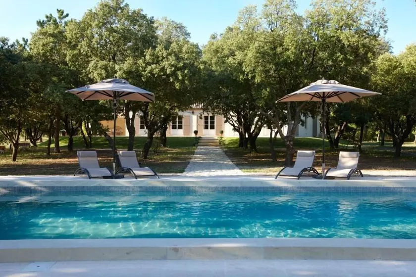 Elegance and simplicity in the heart of the vineyards - Image 1