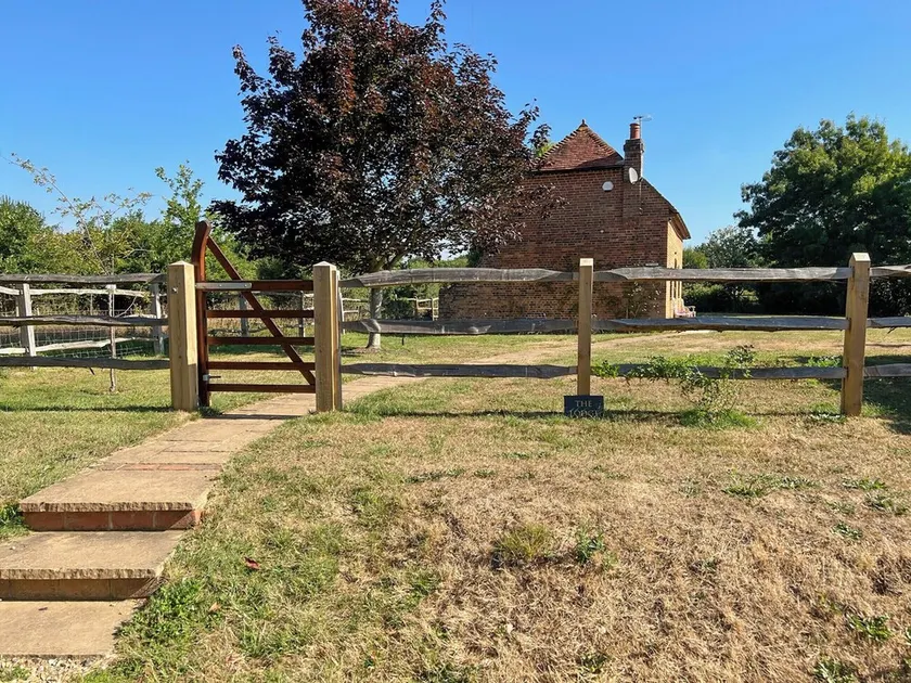 2 chambres à coucher à Goose Green, Pulborough - Image 1