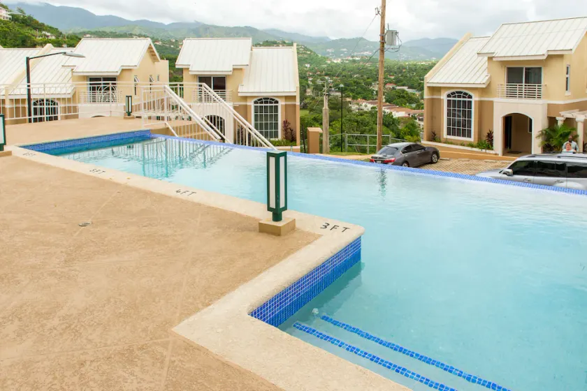 City Ridge Luxury 2 Bedroom - Image 1