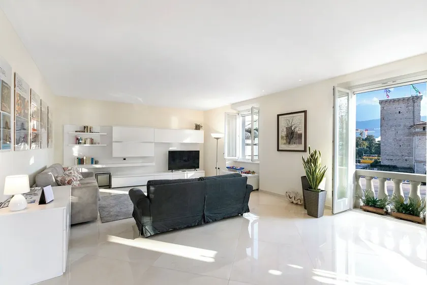 Life & View Luxury Apartments - Image 1
