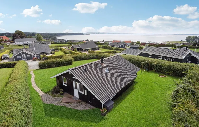 Stunning Apartment In Rønde With Sauna - Image 1