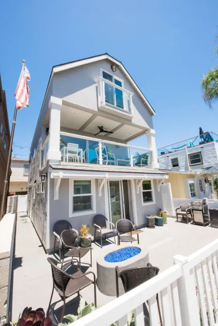 Nouvelle maison de North Mission Beach, à quelques pas de l'océan et de la baie, très bien situé - Image 1