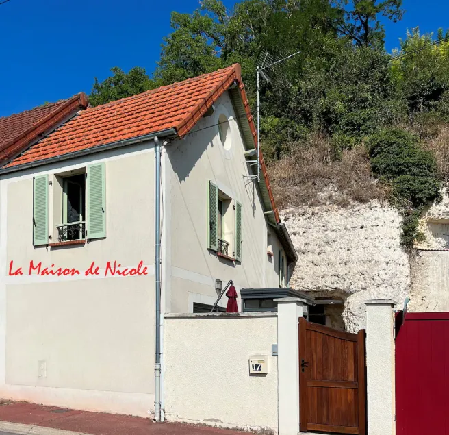 Maison de Village aux Portes de la Normandie - Image 1