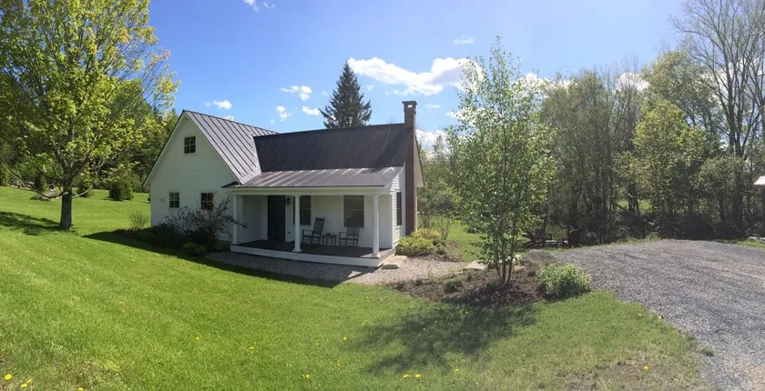 Immaculate Cottage in Belmont Mt Holly: Ski Okemo, Killington, VAST,lakes, golf - Image 1