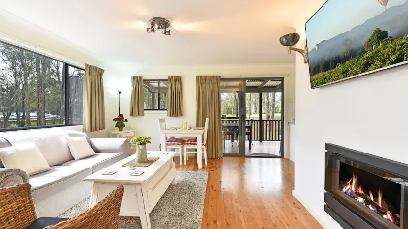 Olive Grove 3  1 Bedroom Cabin with large Bath and walk to wineries - Image 1