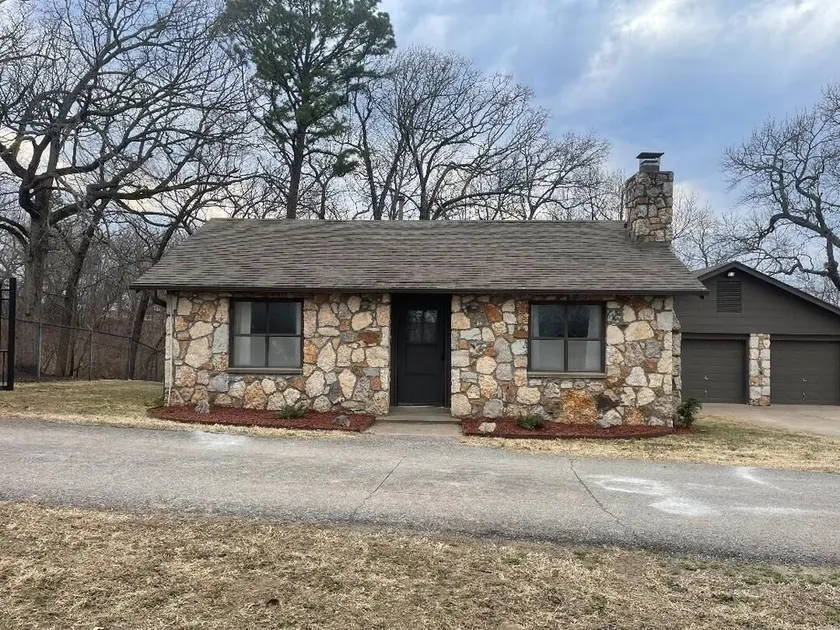 Lakefront 2 bedroom cozy house on Grand lake at Stony Point - Image 1