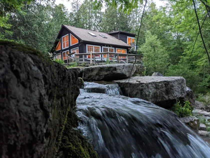 Charmants chalets toute l'année sur la cascade - Image 1