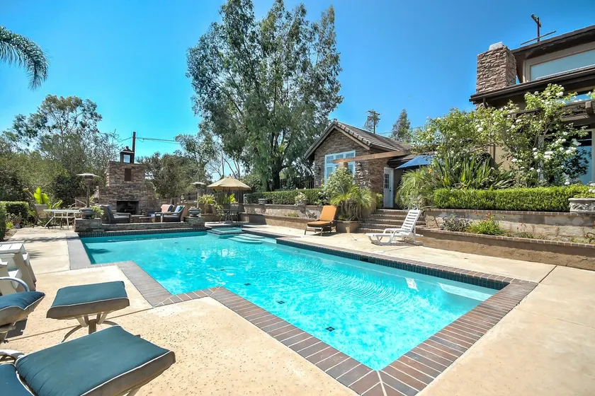 Fallbrook Tuscan villa oasis! - Image 1
