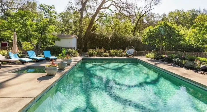 Zoella Vineyard-Un vignoble à couper le souffle Domaine viticole avec piscine de luxe - Image 1