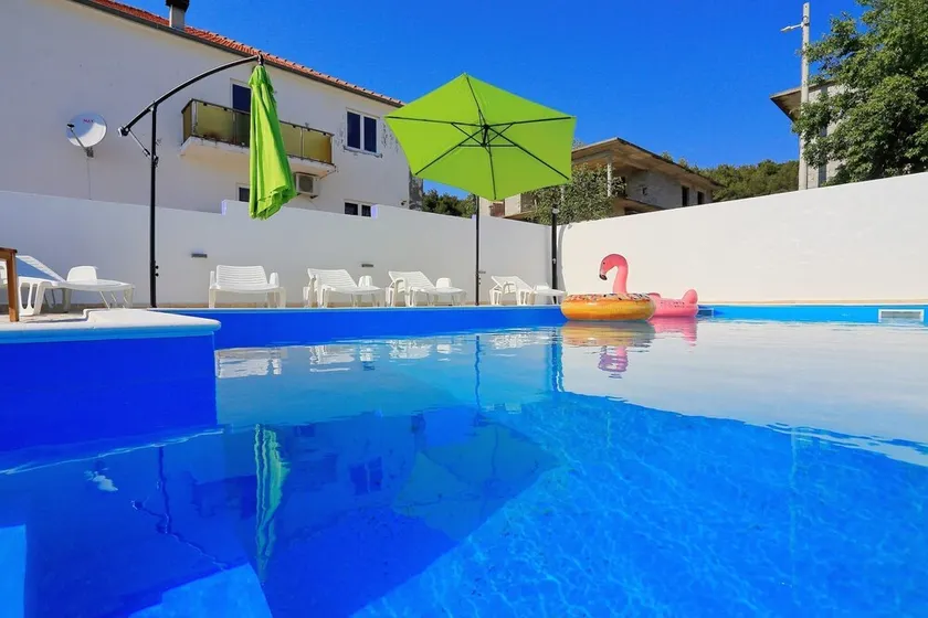 Apartamento en Bibinje con piscina y cerca del mar - Image 1