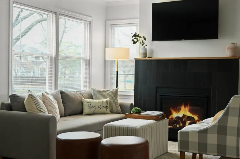 Modern Prairie Village Home - Minutes from parks, shopping, dining - Image 1