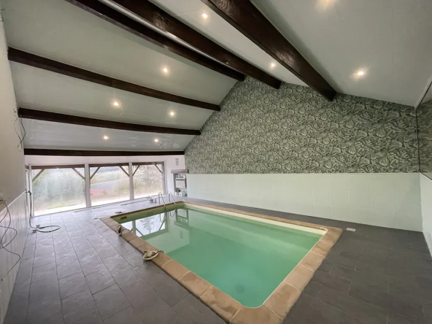 House sleeps 21, heated indoor pool, Padel 3mn away, 1h from Paris - Image 1