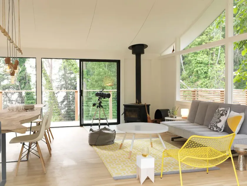 Pristine Modern Getaway - Image 1