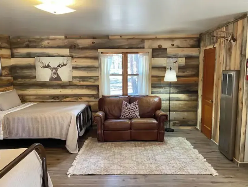 Cheerful cozy cabin in the tall pines Alpine AZ #3 - Image 1