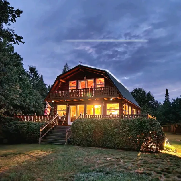 Mountain View Cabin with Hot Tub near Santas Village - Image 1