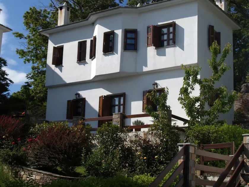 Mountain villa with beautiful gardens and sea view, near Mylopotomos beach - Image 1