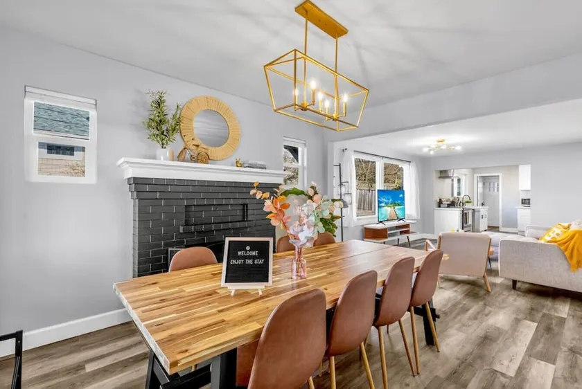 4016 Upper A · 3b1b Newly Remodeled Unit/3 mins to Gas Works Park - Image 1