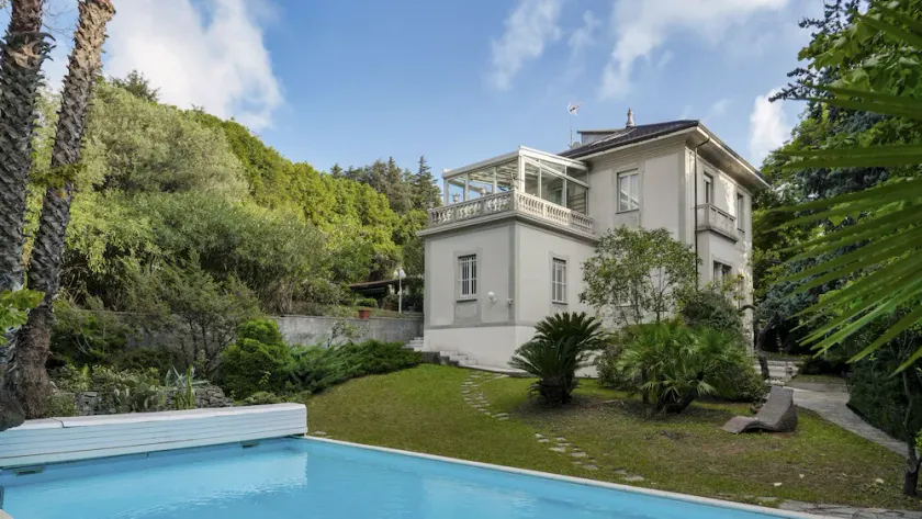 VILLA LIBERTY ALBISOLA 6&2, Emma Villas - Image 1