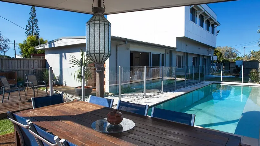 A moderna casa de praia de Marcoola em uma localização perfeita - Image 1