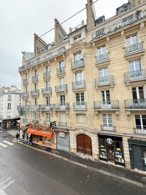 Village D'Auteuil - Image 1