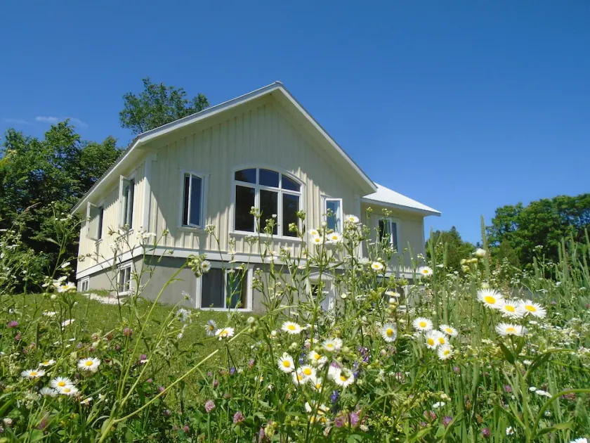 Artisan, spacious home/64 pastoral acres/1 hr west of Ottawa/Fallbrook - Image 1