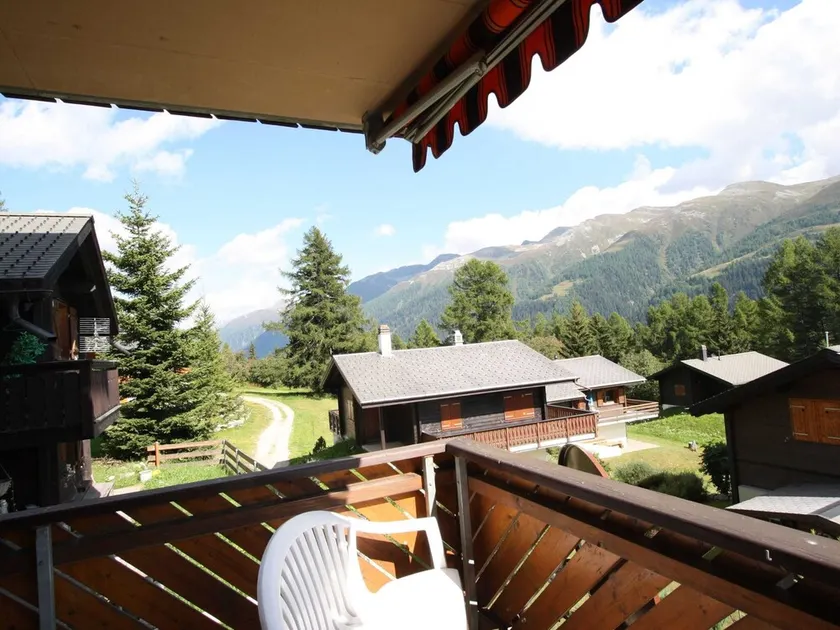 Superb Apartment With Views of the Alps - Image 1