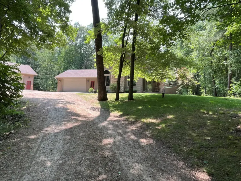 Quiet relaxing wooded property. - Image 1