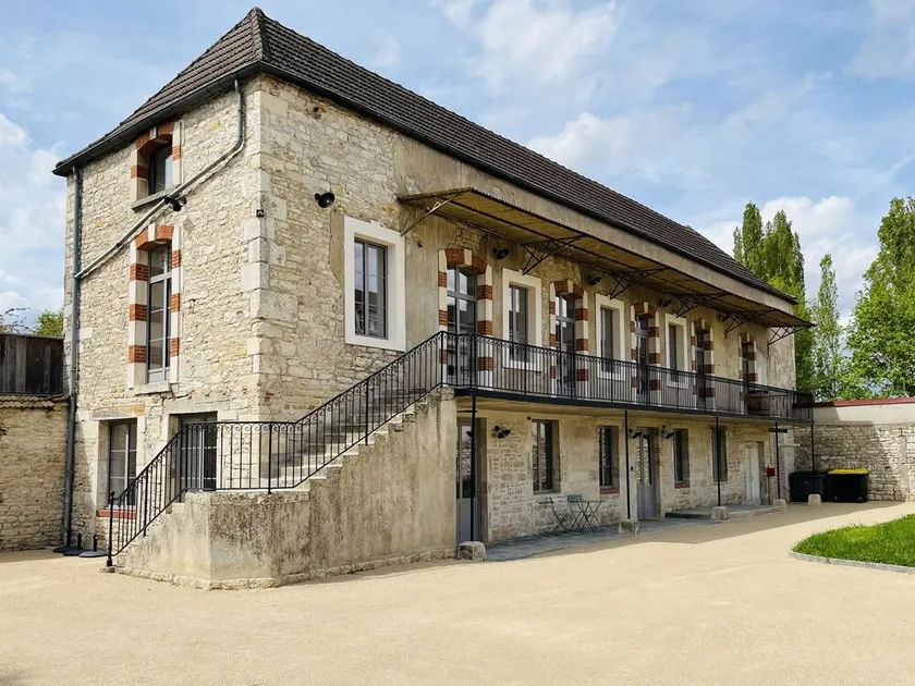 Former high-capacity factory in the heart of Chagny - Image 1