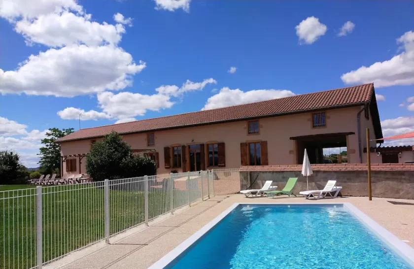 Large gite for 15 to 20 people, swimming pool, central France in Burgundy - Image 1