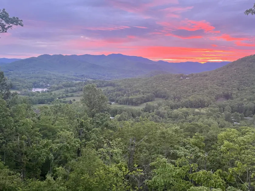 New Home with Beautiful Mountain Views - Image 1