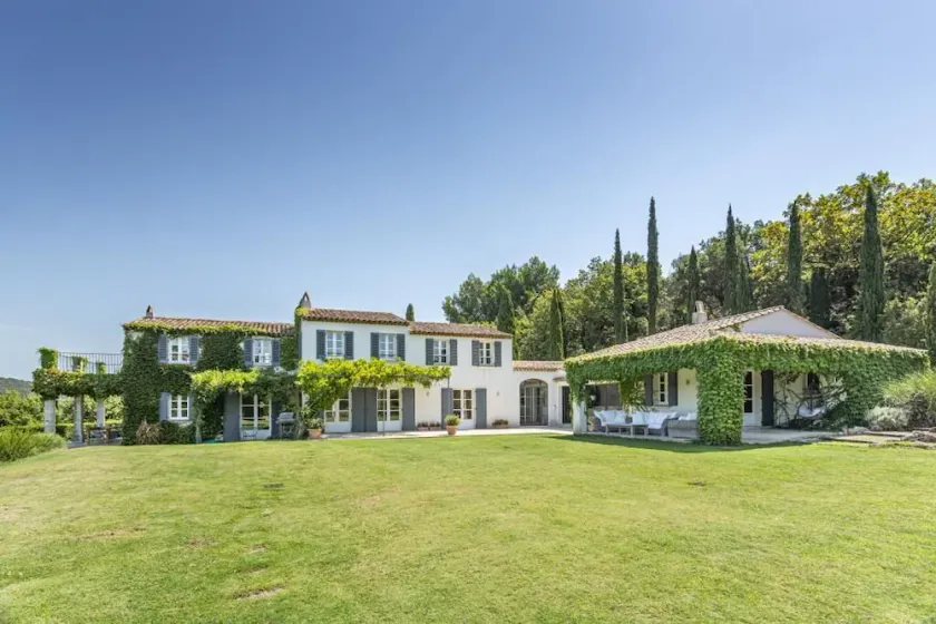 Provencial villa in the countryside not far from the beach - Image 1