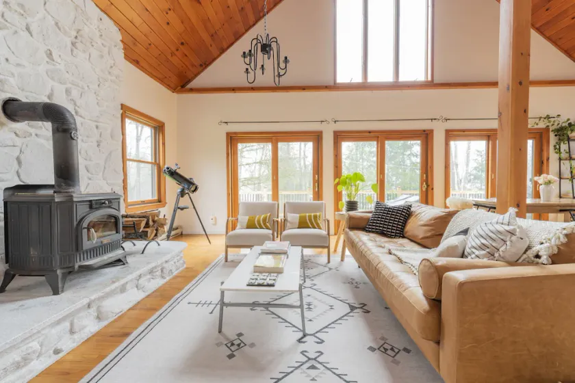The Ipê House: Chic Catskills Cabin, 60min to Belleayre Mountain Ski - Image 1