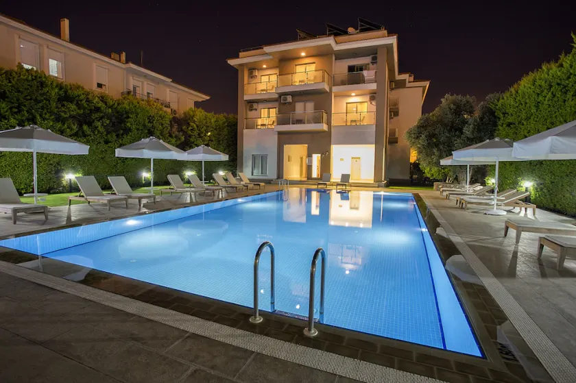 Çilek Marina Otel - Image 1