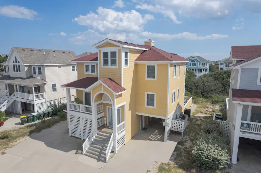 1776 - Changes in Attitudes, 6-bed 5.5-bath home in Corolla, private pool, hot tub, sleeps 16 - Image 1