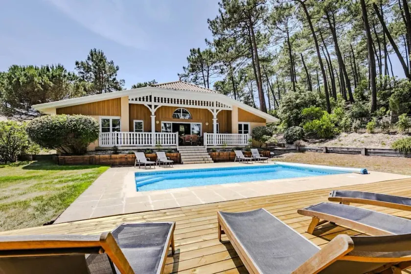 villa piscine 4ch dans la pinede a 4min de l ocean AG1 - Image 1