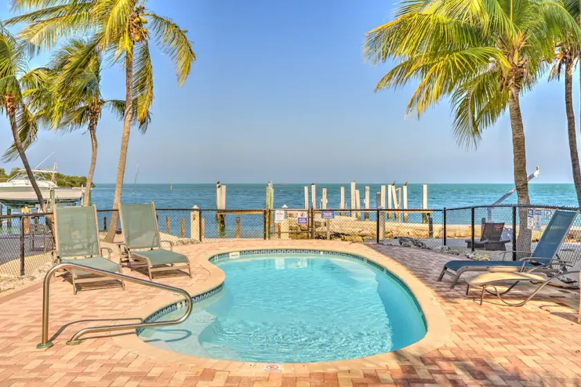 Gulf views w/scenic elevated sundeck, heated shared pool, boat dock availability - Image 1