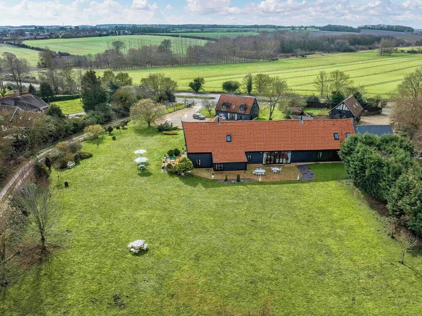 8 bedroom accommodation in Badley, near Needham Market - Image 1