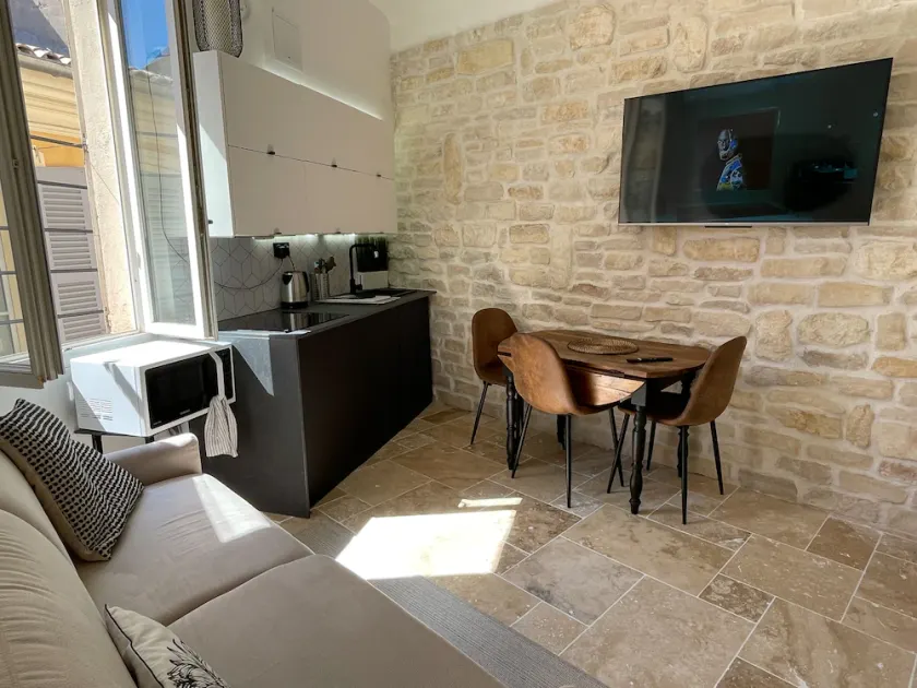 appartement pour 3 refait à neuf au coeur du vieil Antibes - Image 1
