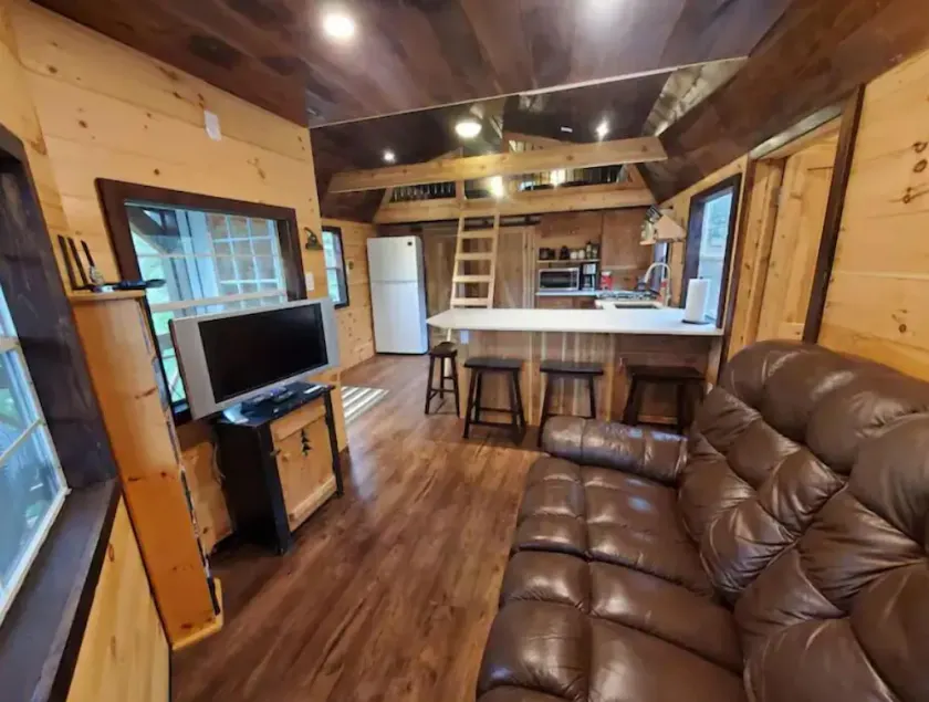 Not your typical cabin in the woods! - Image 1