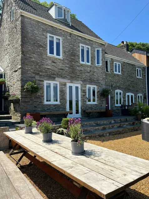 Farmhouse with Hot Tub & Far Reaching Views Of Dartmoor - Image 1