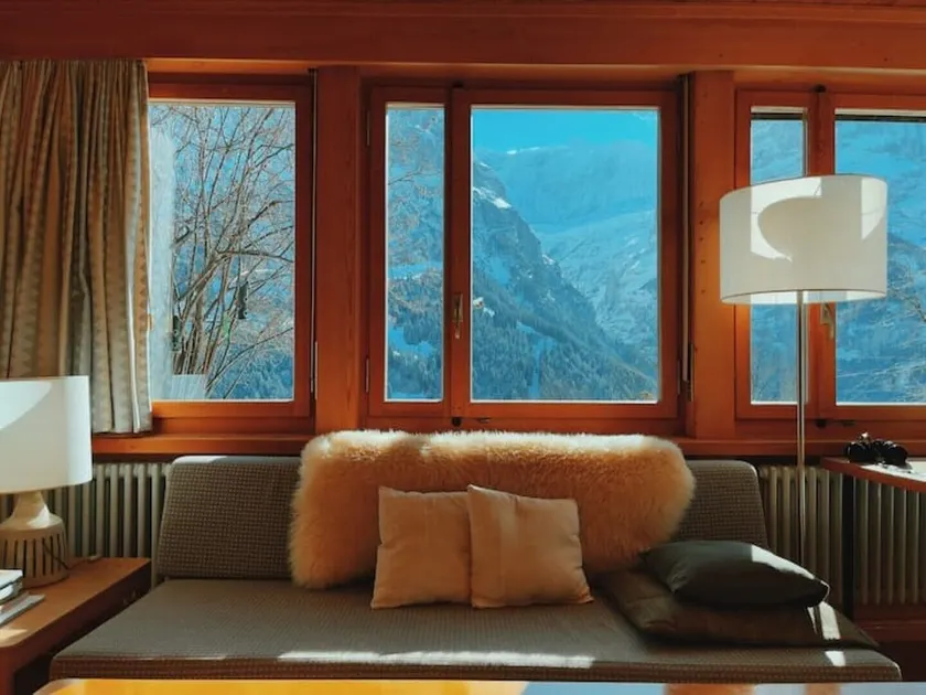 Alpine Escape - Iconic Views & Timeless Design - Image 1