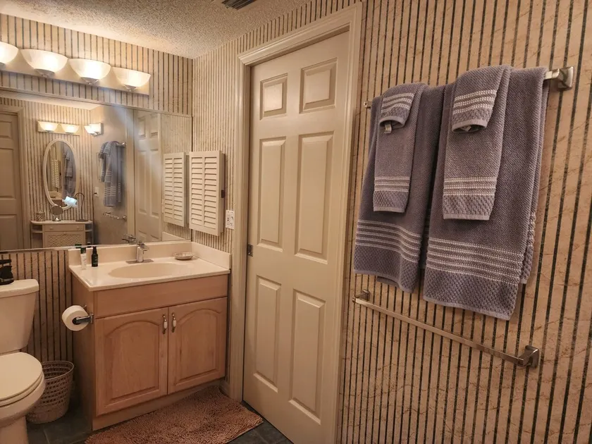Beach Haven # 204 av Holmes Beach FL - Image 1